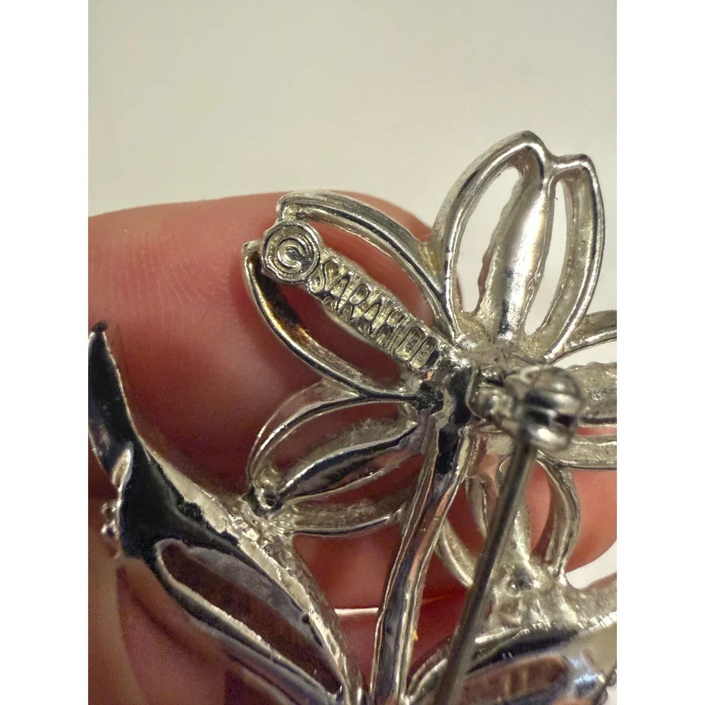 Sarah Coventry Vintage Silver Tone‎ Flower Brooch Pin Black Center Stone Floral